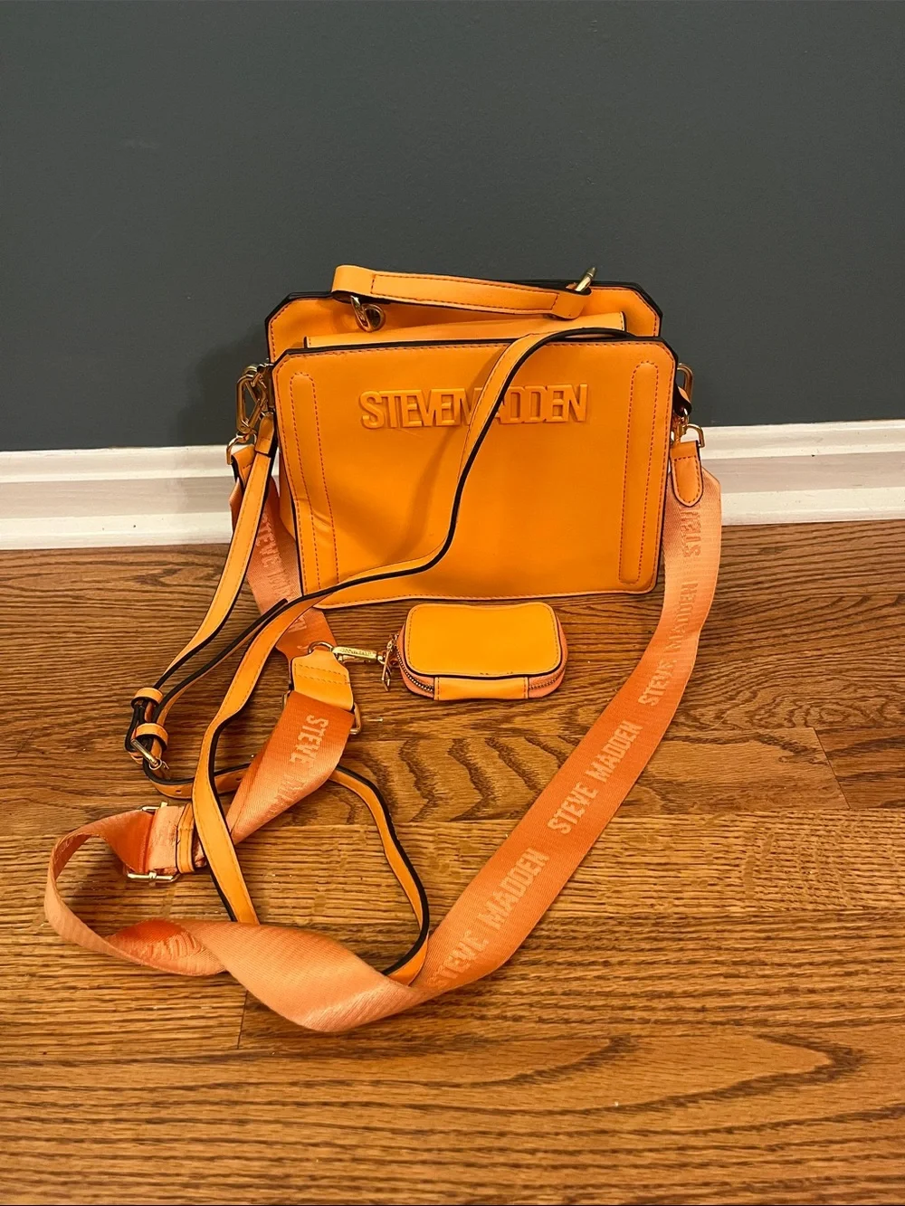 Steve Madden Bevelyn / Evelyn Crossbody Bag Set Orange